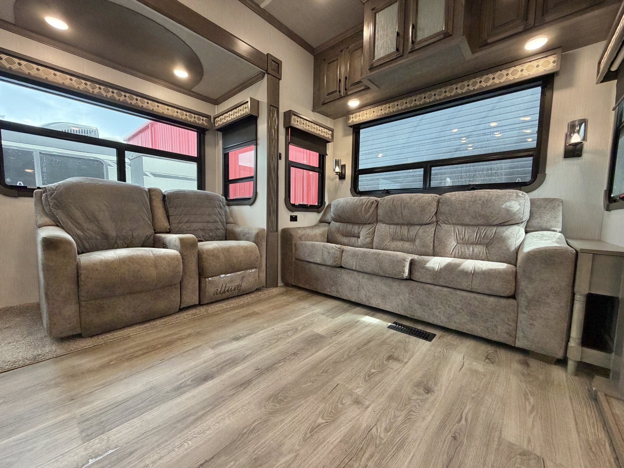 2020 Forest River Cedar Creek Champagne Edition 38EL