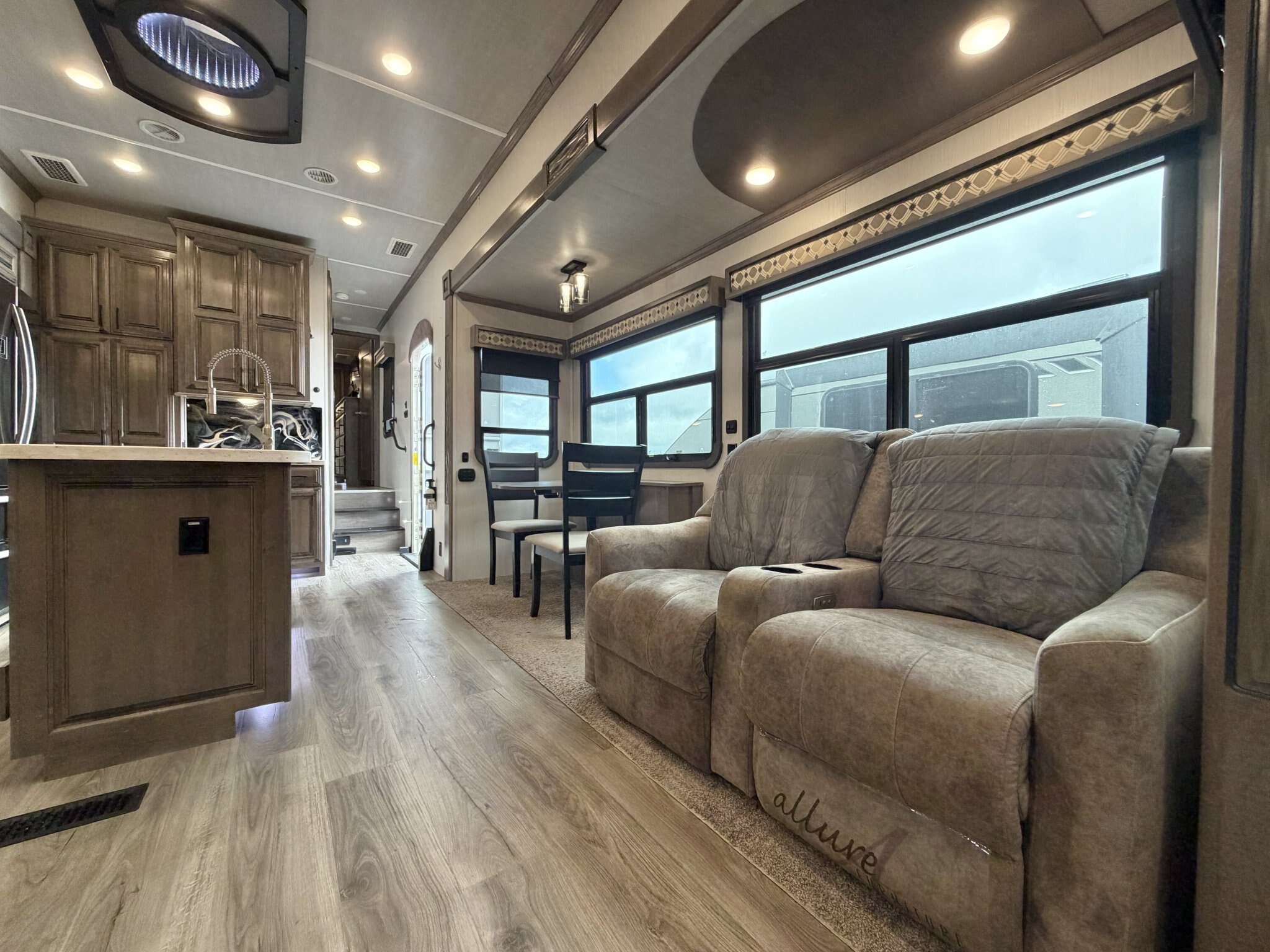 2020 Forest River Cedar Creek Champagne Edition 38EL