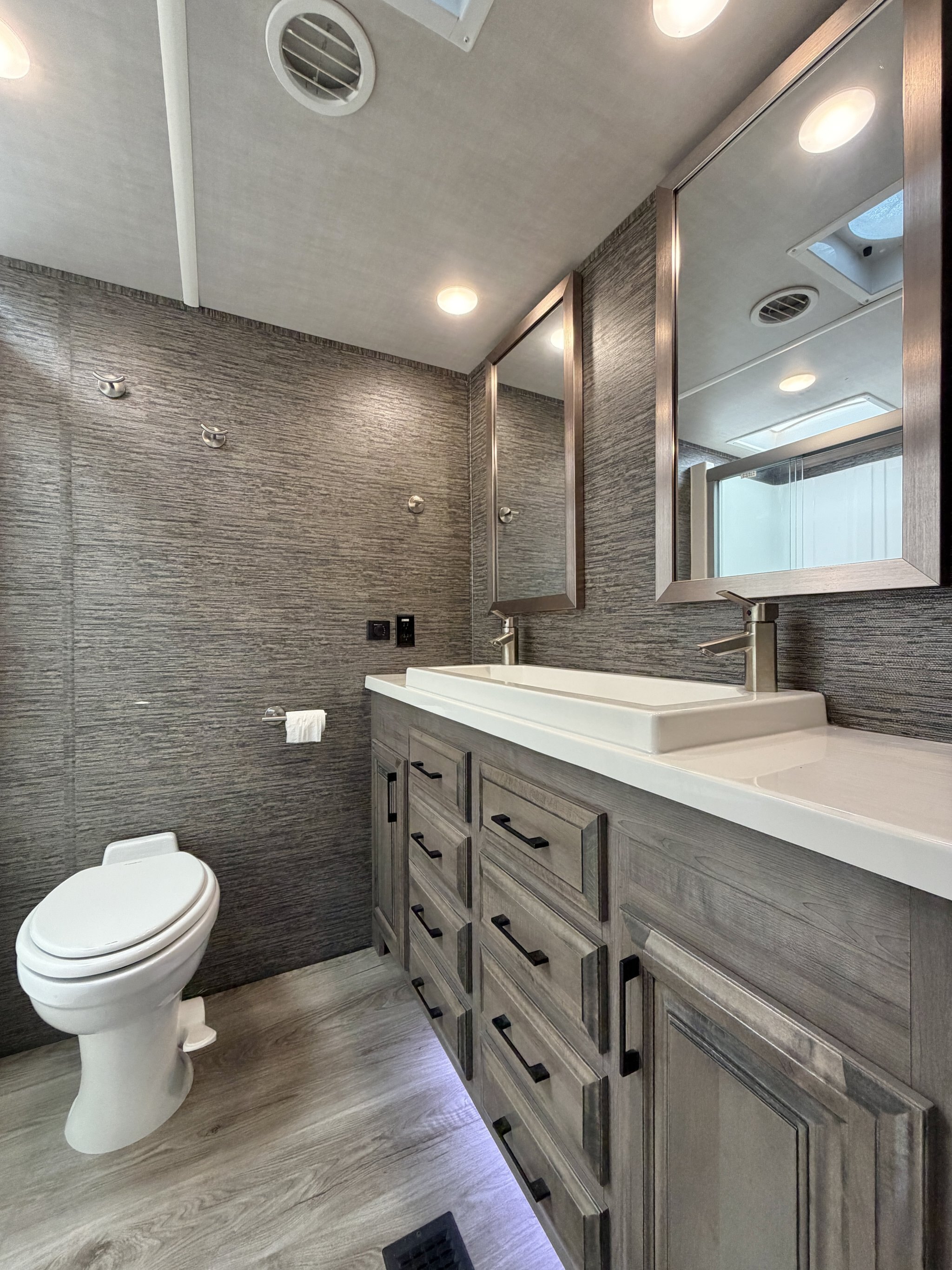 2020 Forest River Cedar Creek Champagne Edition 38EL