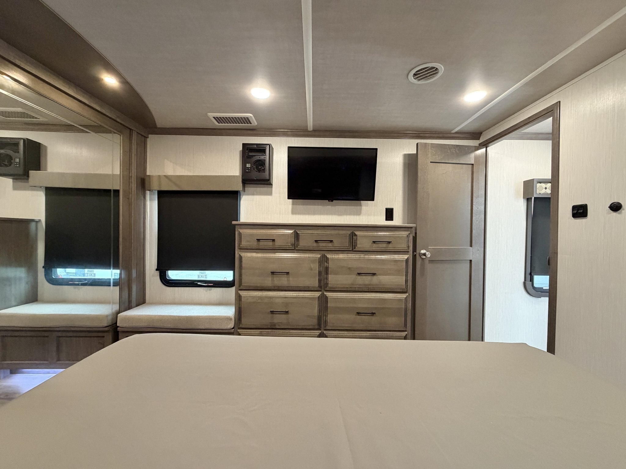 2020 Forest River Cedar Creek Champagne Edition 38EL
