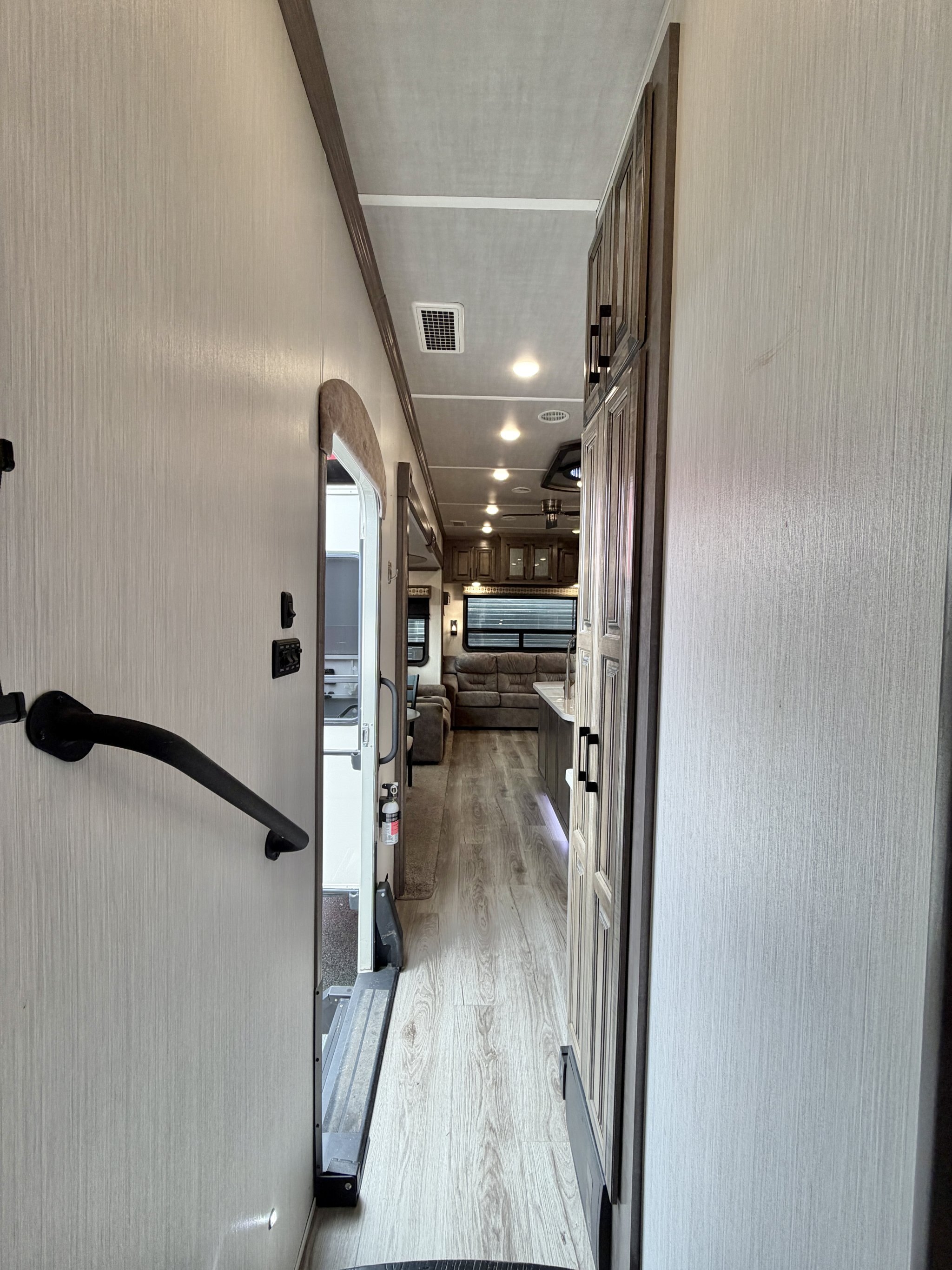 2020 Forest River Cedar Creek Champagne Edition 38EL