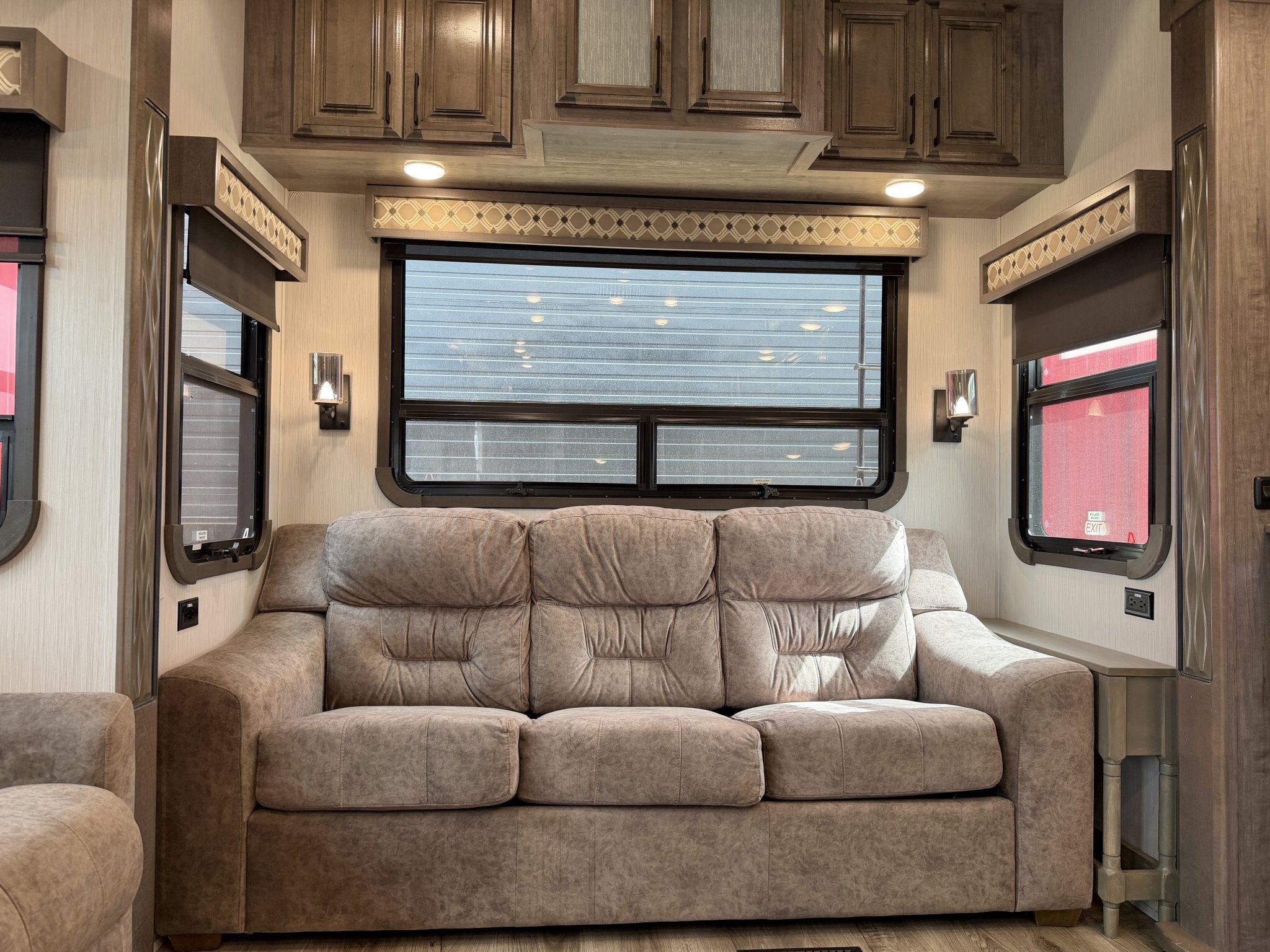 2020 Forest River Cedar Creek Champagne Edition 38EL