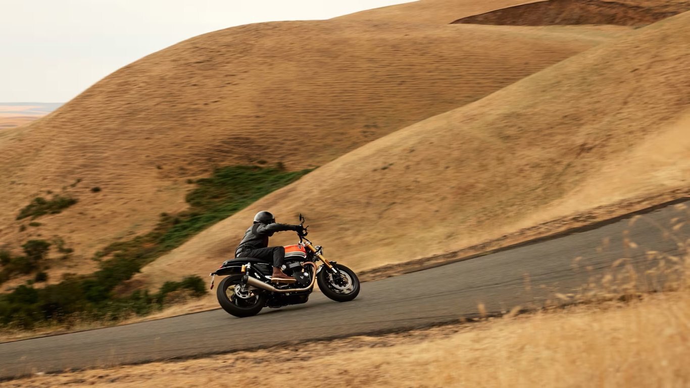 2025 Triumph ALL NEW SPEED TWIN 1200 RS Baja Orange / Sapphire Black