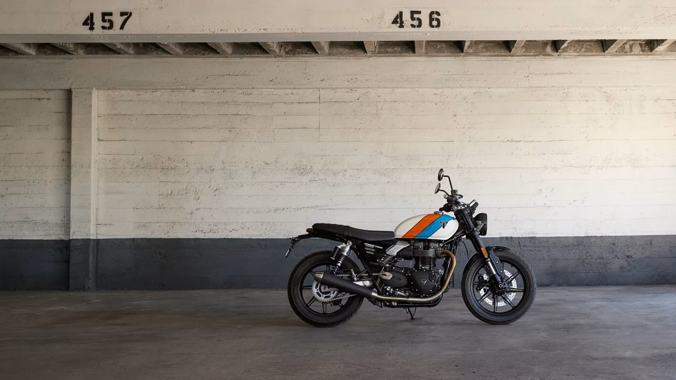 2025 Triumph NEW SPEED TWIN 900 Pure White/Maui Blue/Tangerine Orange