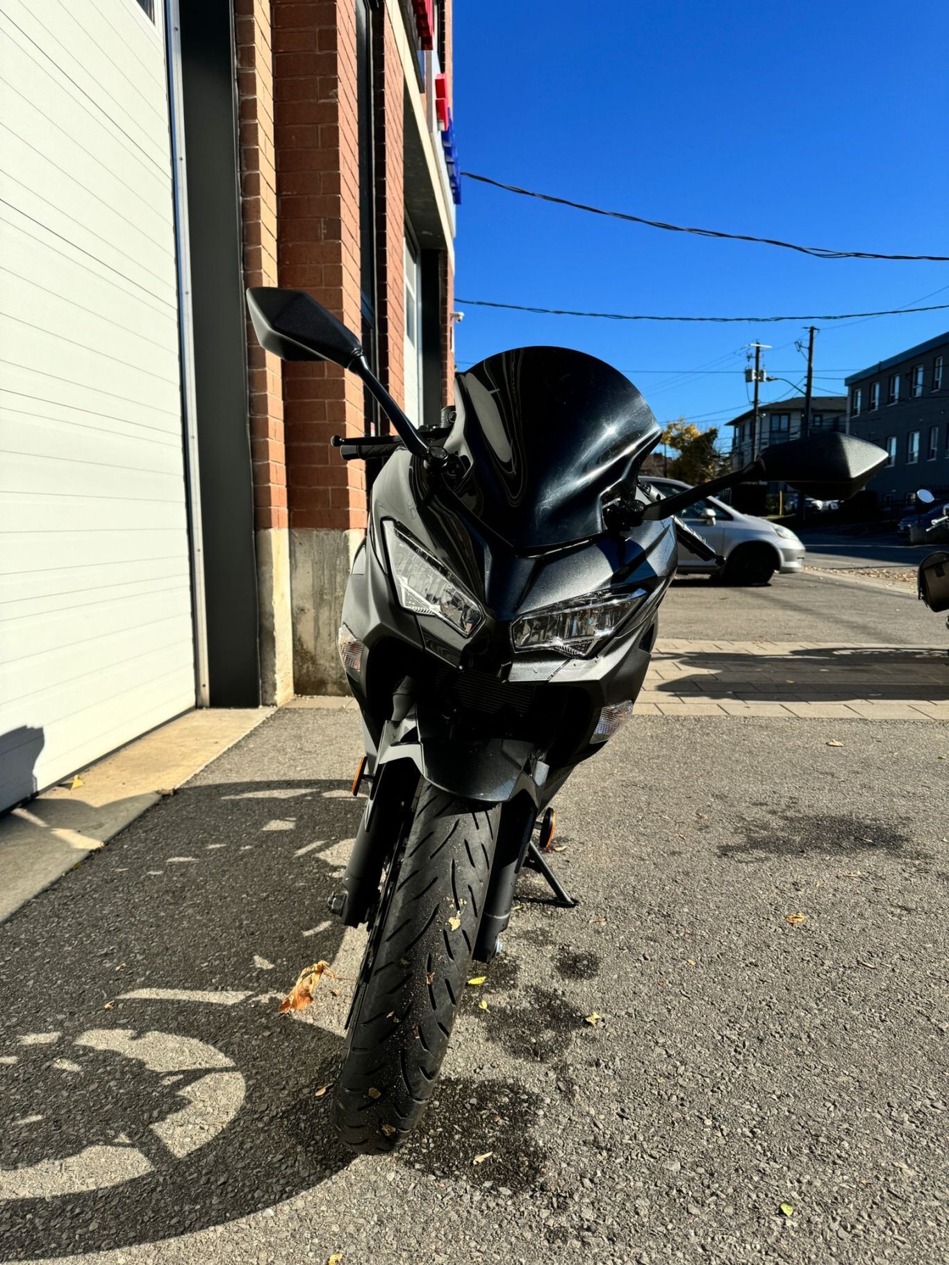 2023 Kawasaki NINJA 400 METALLIC CARBON GRAY / METALLIC MATTE CARBON GRAY