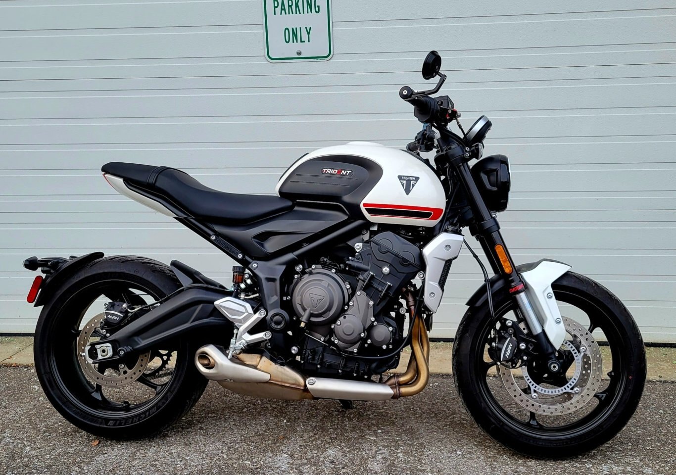 2022 Triumph TRIDENT 660 CRYSTAL WHITE