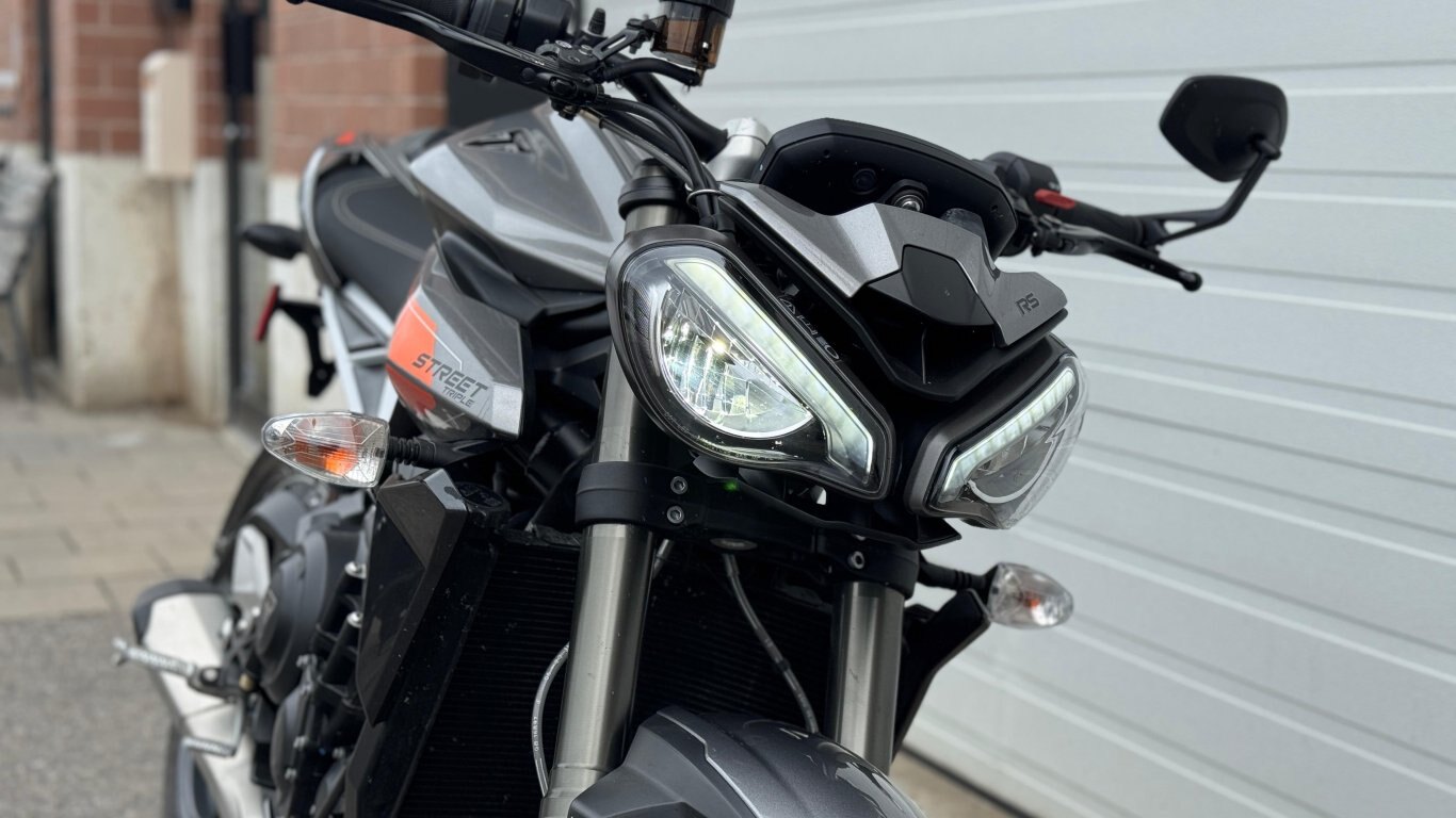 2024 Triumph STREET TRIPLE 765 RS Silver Ice