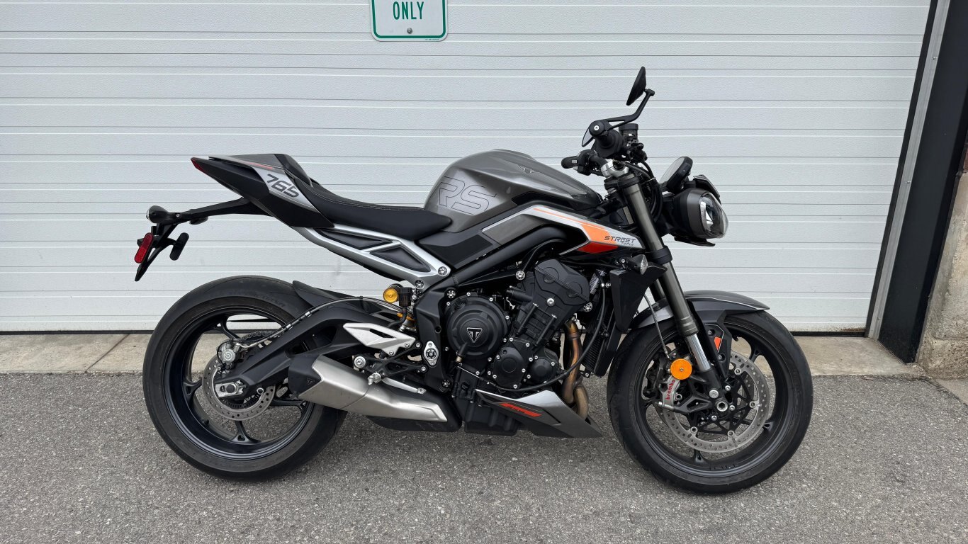 2024 Triumph STREET TRIPLE 765 RS Silver Ice