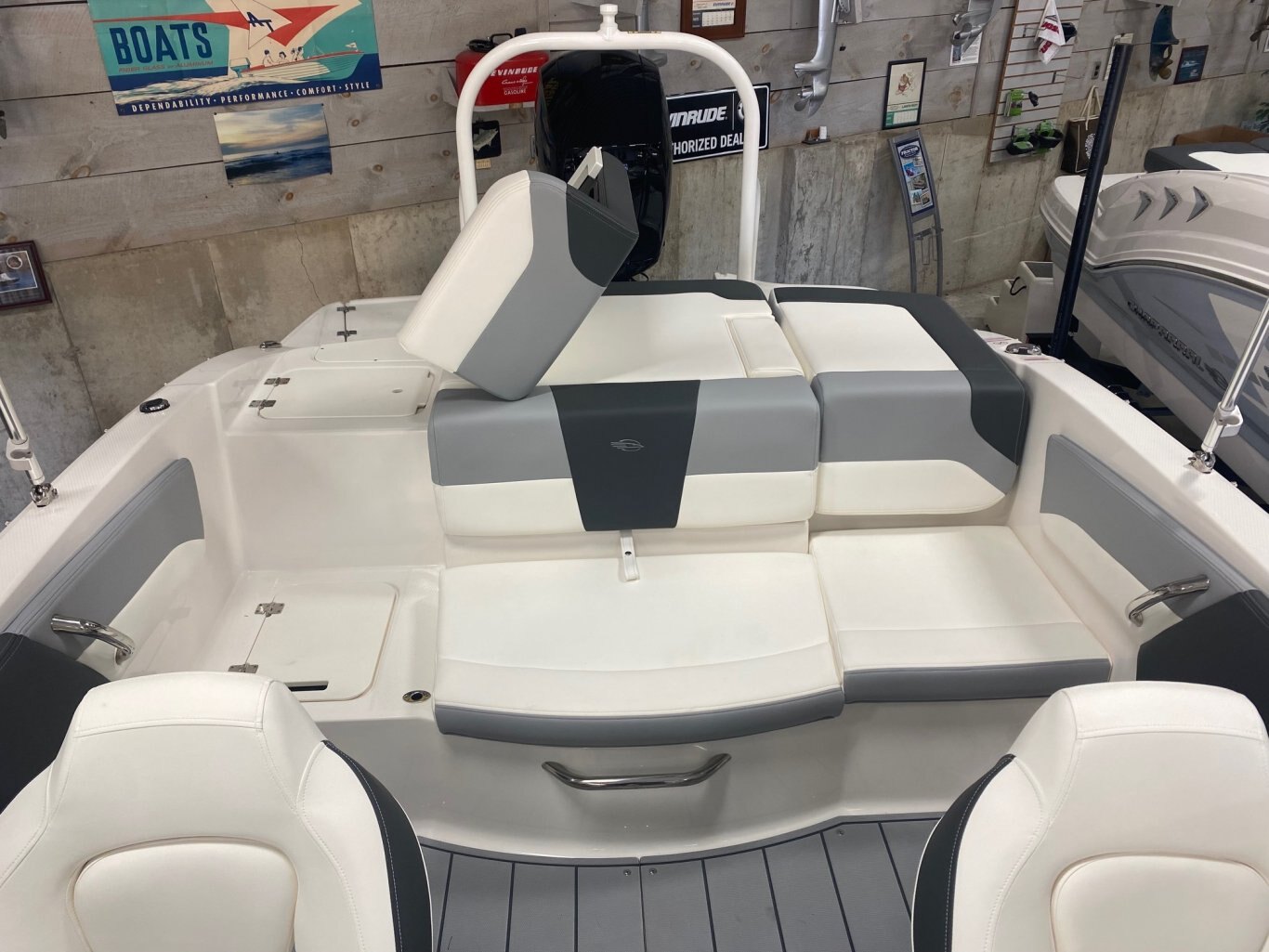 2024 Chaparral 19 SSI Outboard