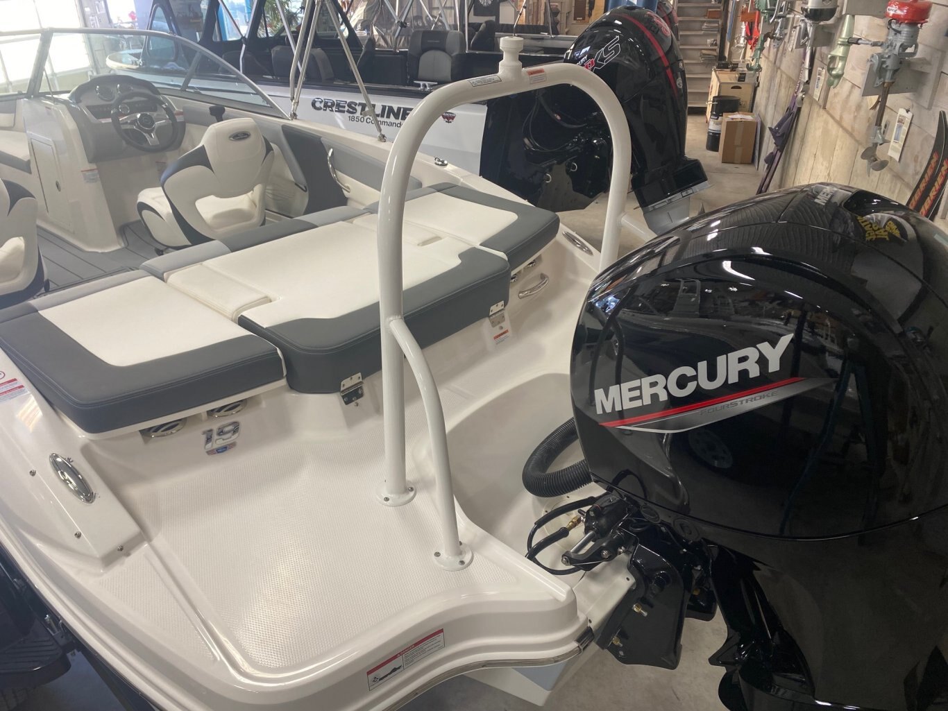 2024 Chaparral 19 SSI Outboard