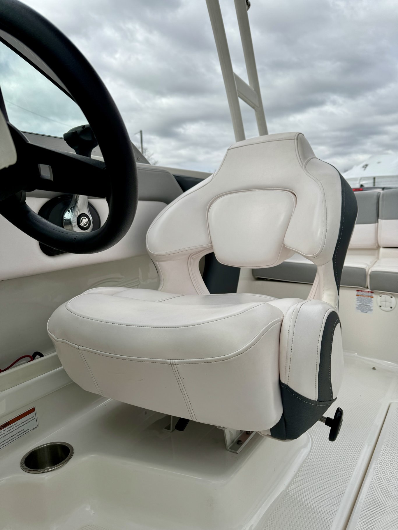 2020 Chaparral 19 SSi Sport 4.5L 200HP Alpha One