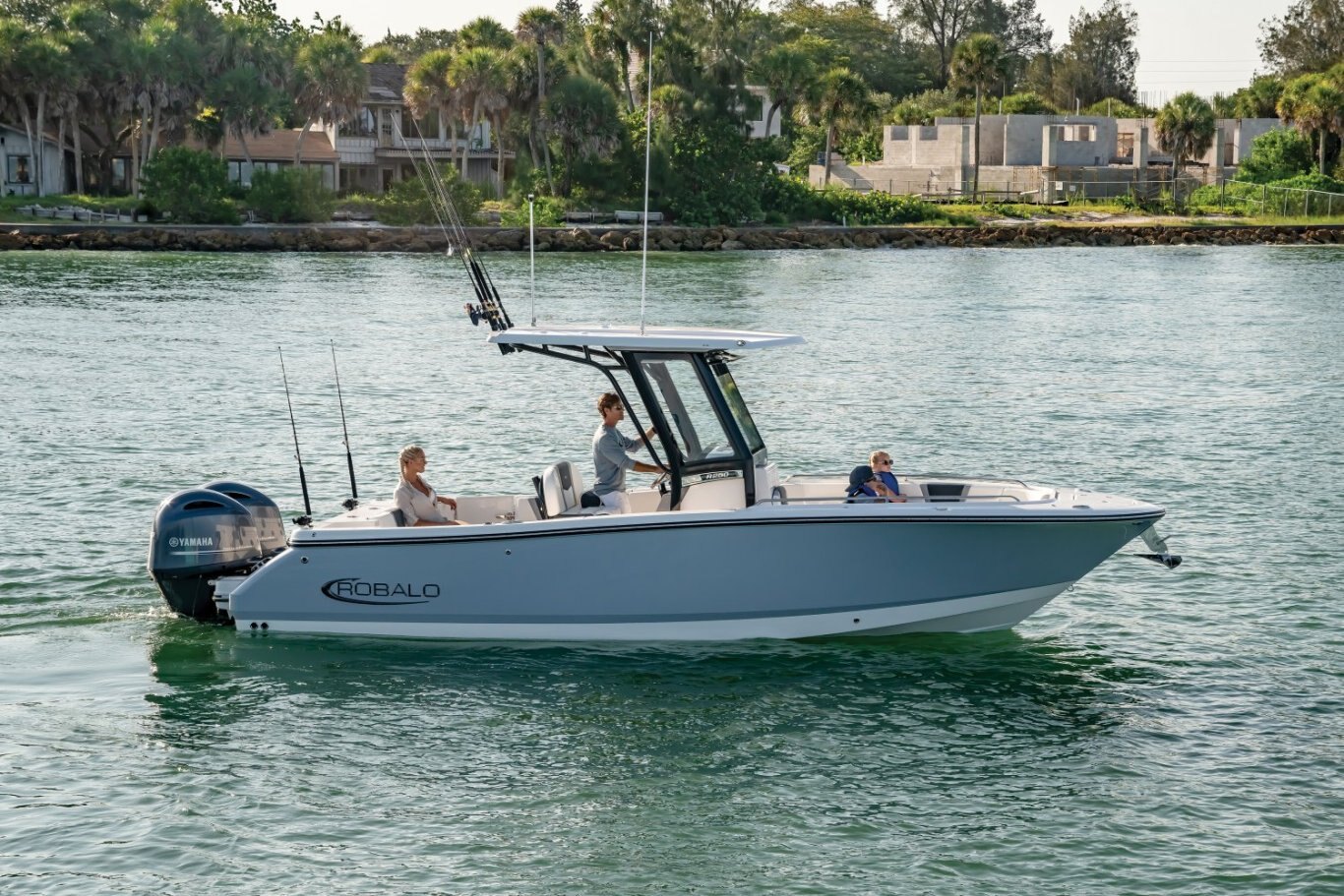 2024 Robalo R250