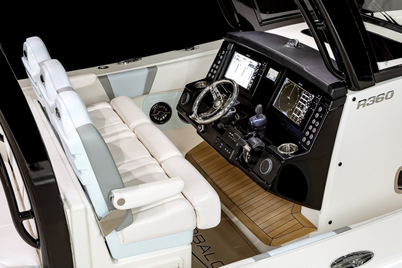 2024 Robalo R360