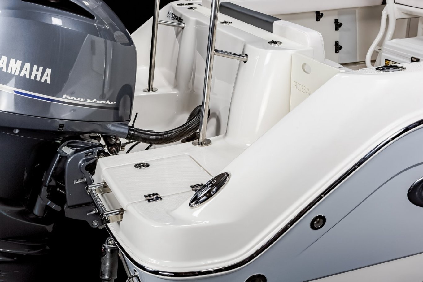 2024 Robalo R222EX