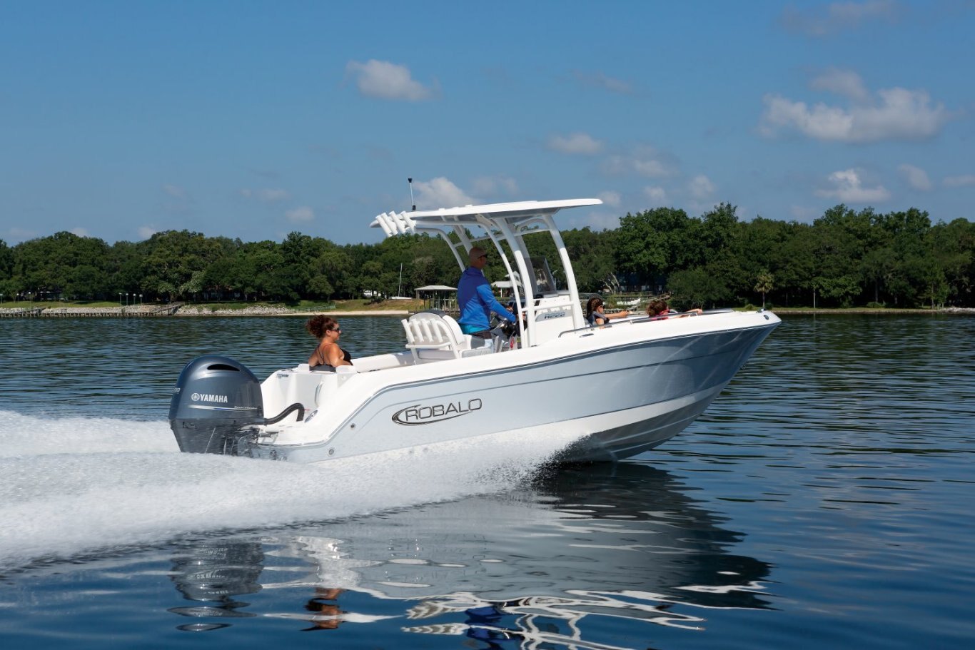 2024 Robalo R222EX