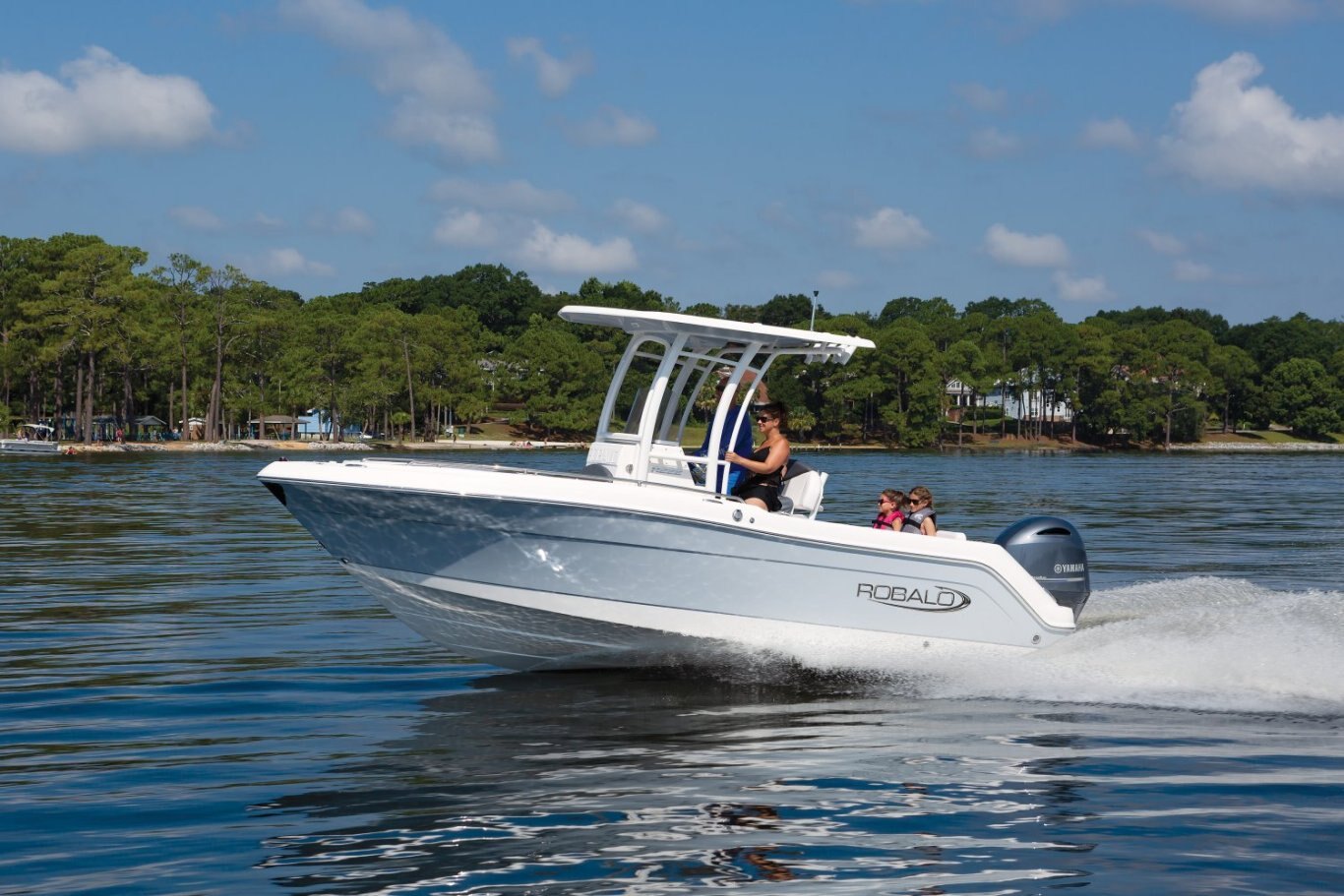 2024 Robalo R222EX