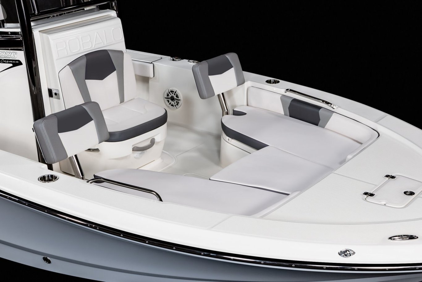 2024 Robalo 226 Cayman