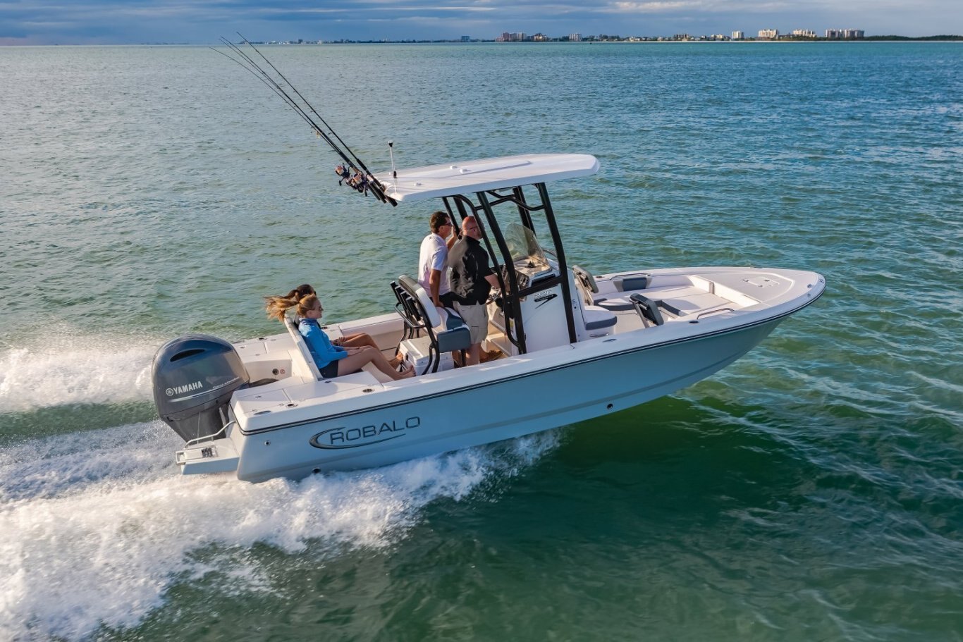 2024 Robalo 226 Cayman