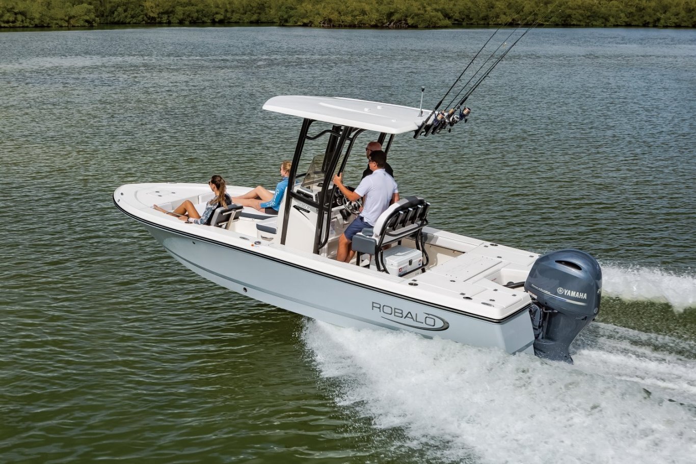 2024 Robalo 226 Cayman