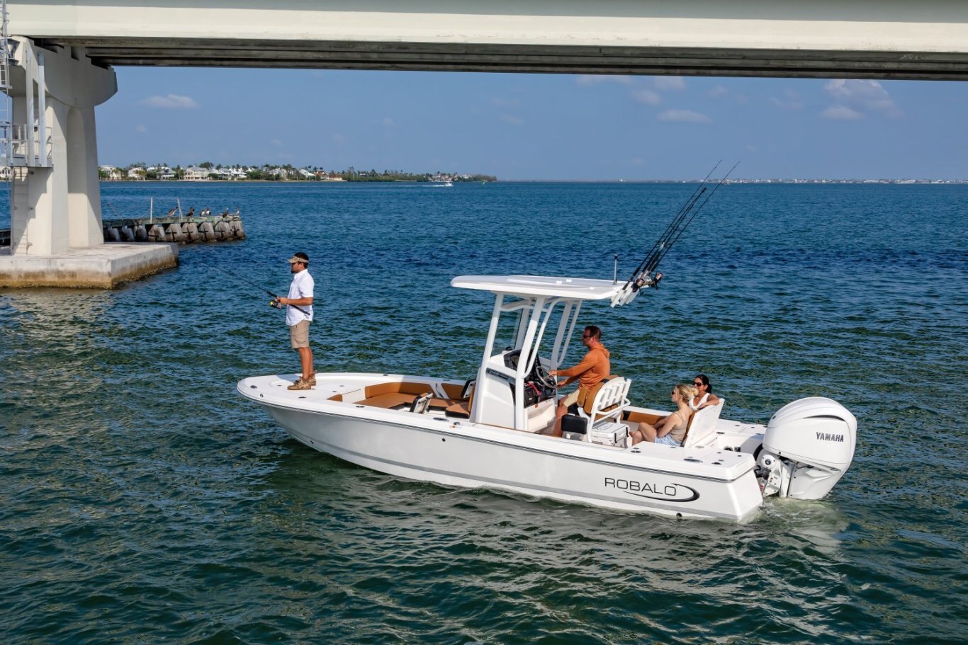 2024 Robalo 246 Cayman