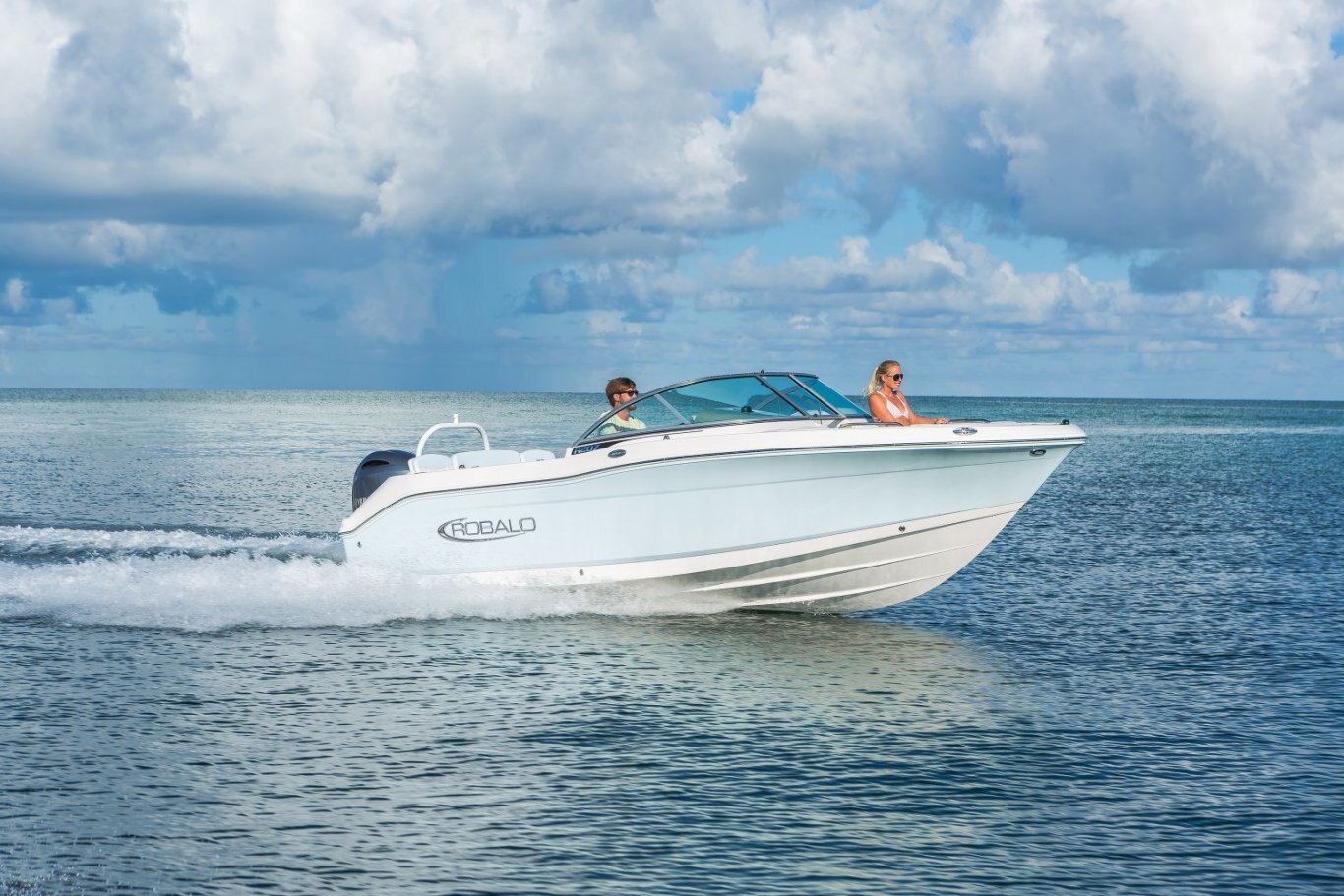 2024 Robalo R207