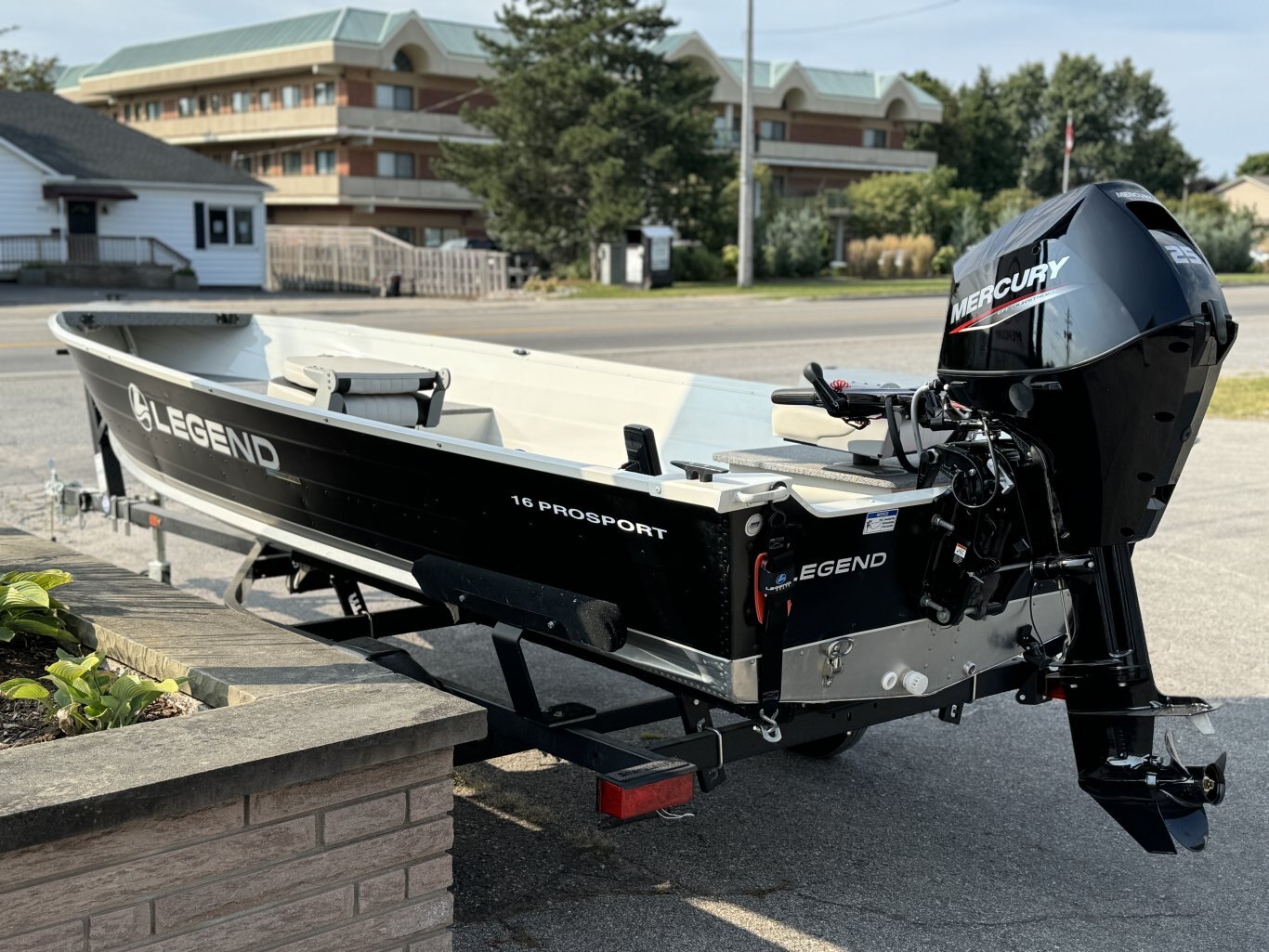 2022 Legend 16 Prosport LS + NEW 25HP Mercury FourStroke ELHPT