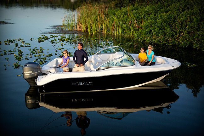 2025 Robalo R207 Dual Console