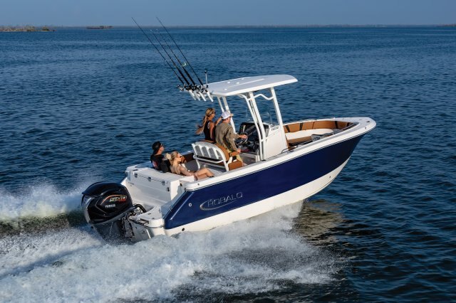 2025 Robalo R230 Center Console