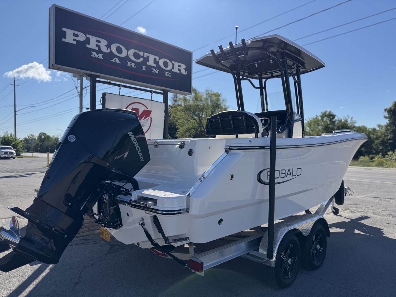 2025 Robalo R230 Center Console