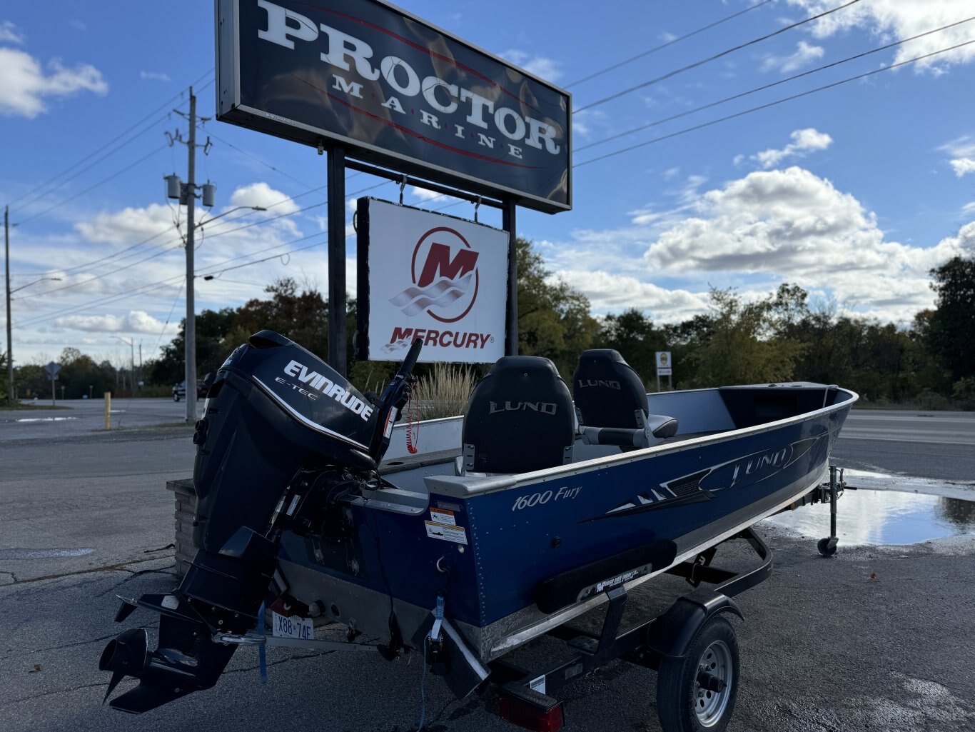 2013 Lund 1600 Fury Tiller 25HP Evinrude Etec