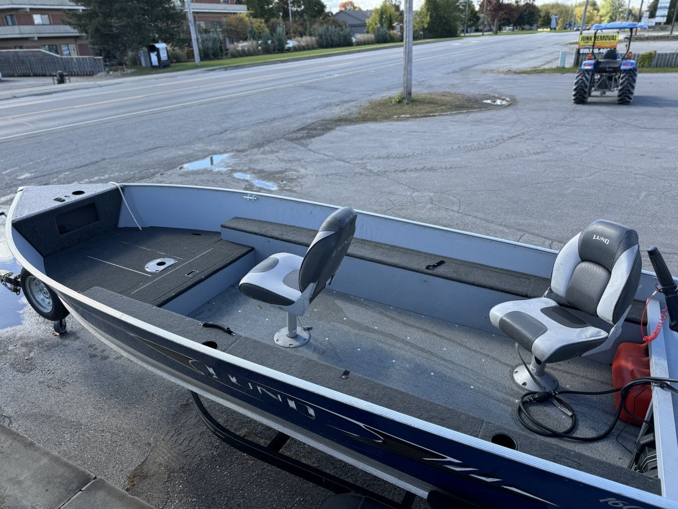 2013 Lund 1600 Fury Tiller 25HP Evinrude Etec