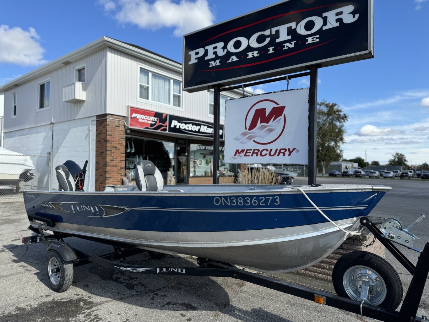 2013 Lund 1600 Fury Tiller 25HP Evinrude Etec