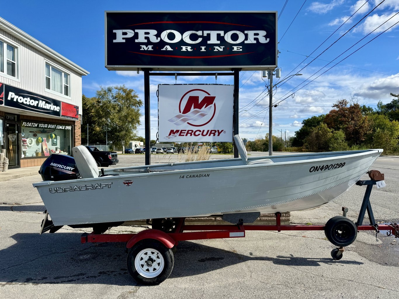 2013 Lund 1600 Fury Tiller - 25HP Evinrude Etec