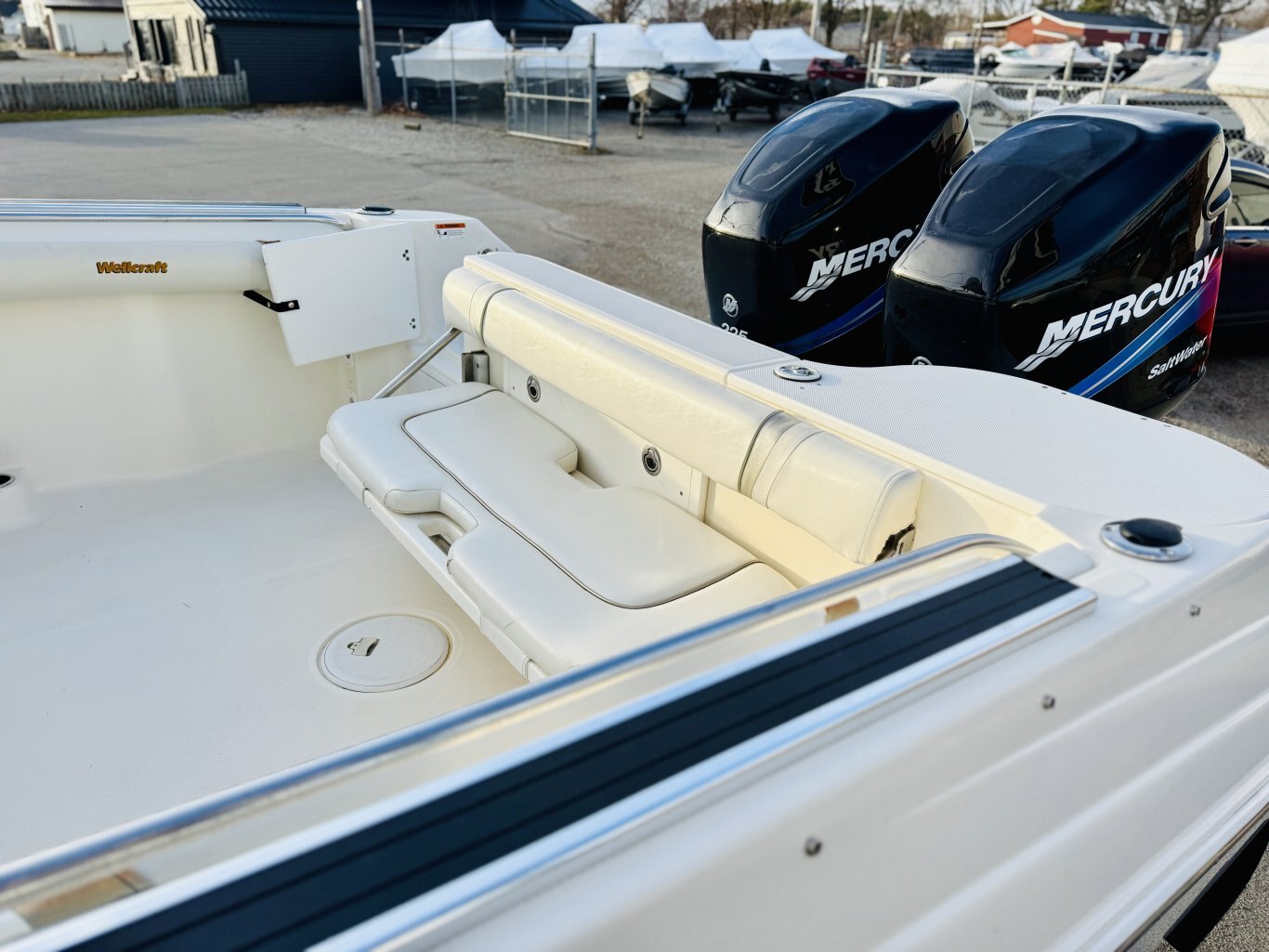 2004 Wellcraft 252 Coastal