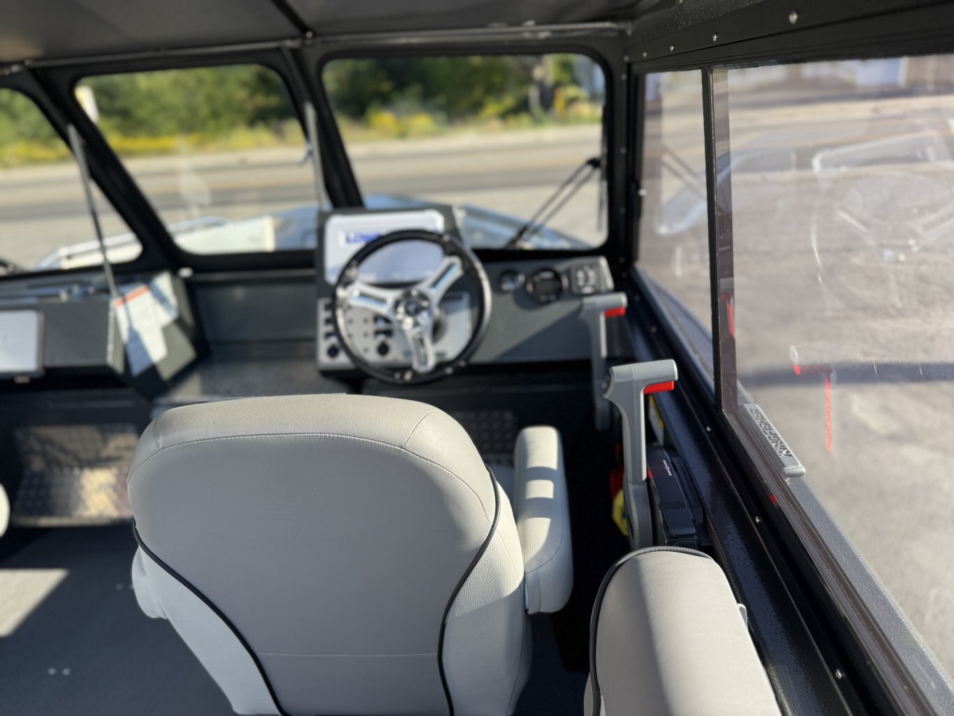 2022 King Fisher 2050 HHT