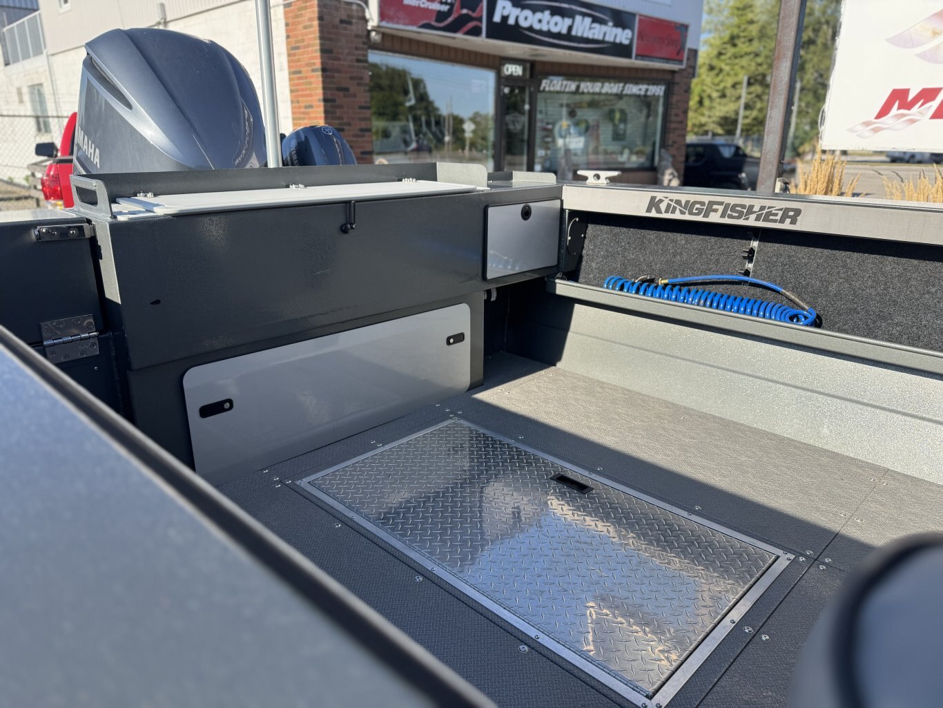 2022 King Fisher 2050 HHT