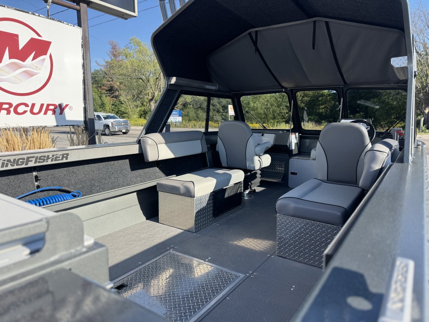 2022 King Fisher 2050 HHT