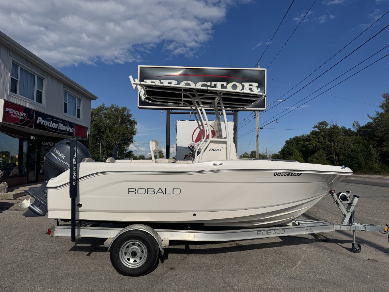 2017 Robalo R180 Center Console