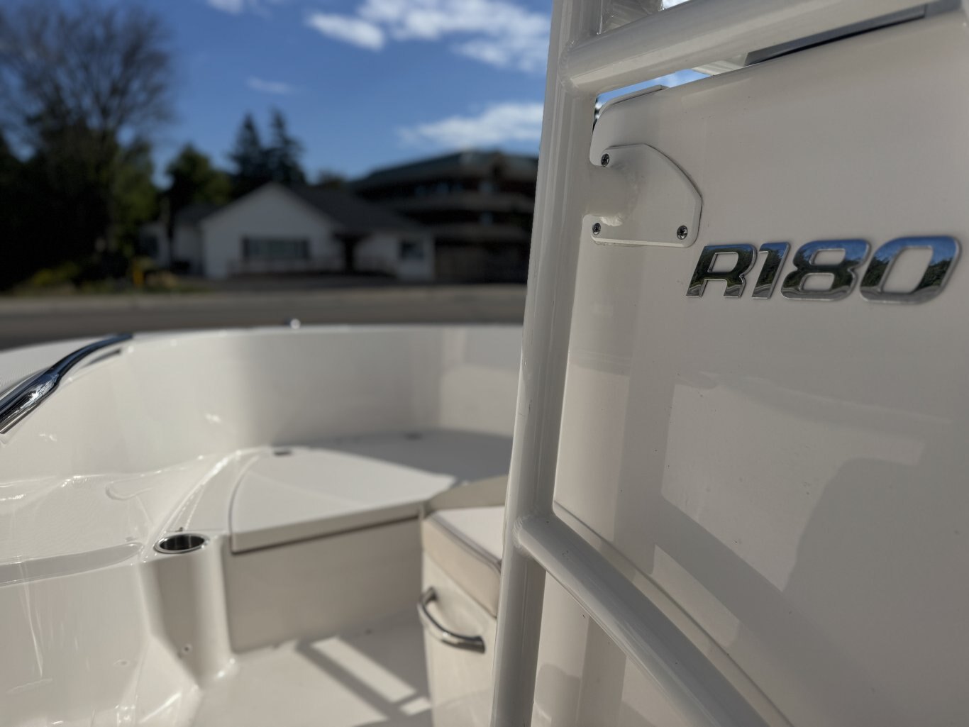 2017 Robalo R180 Center Console