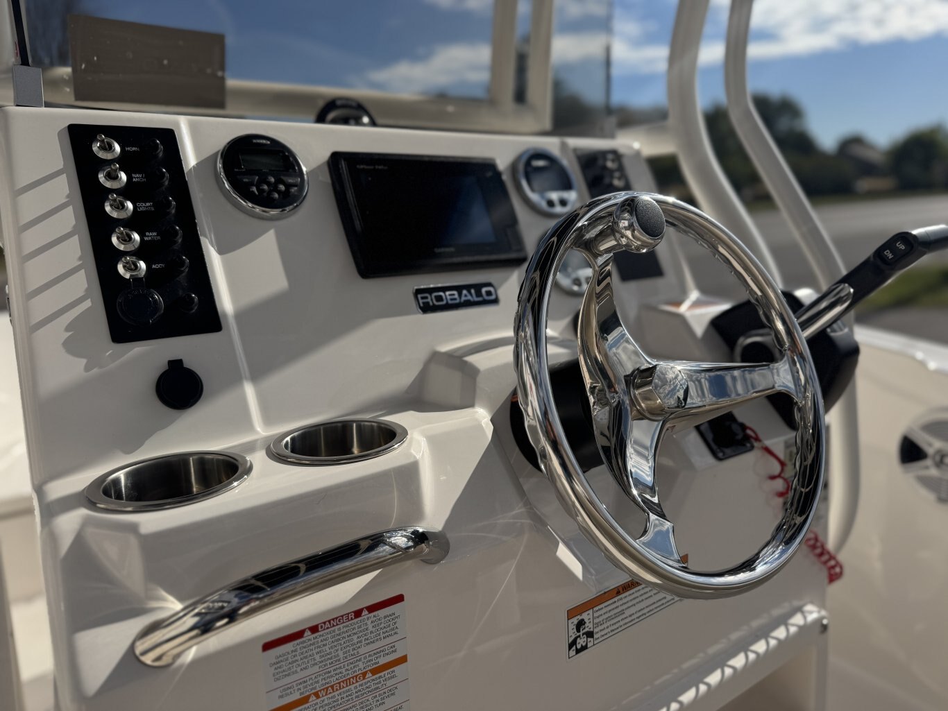 2017 Robalo R180 Center Console