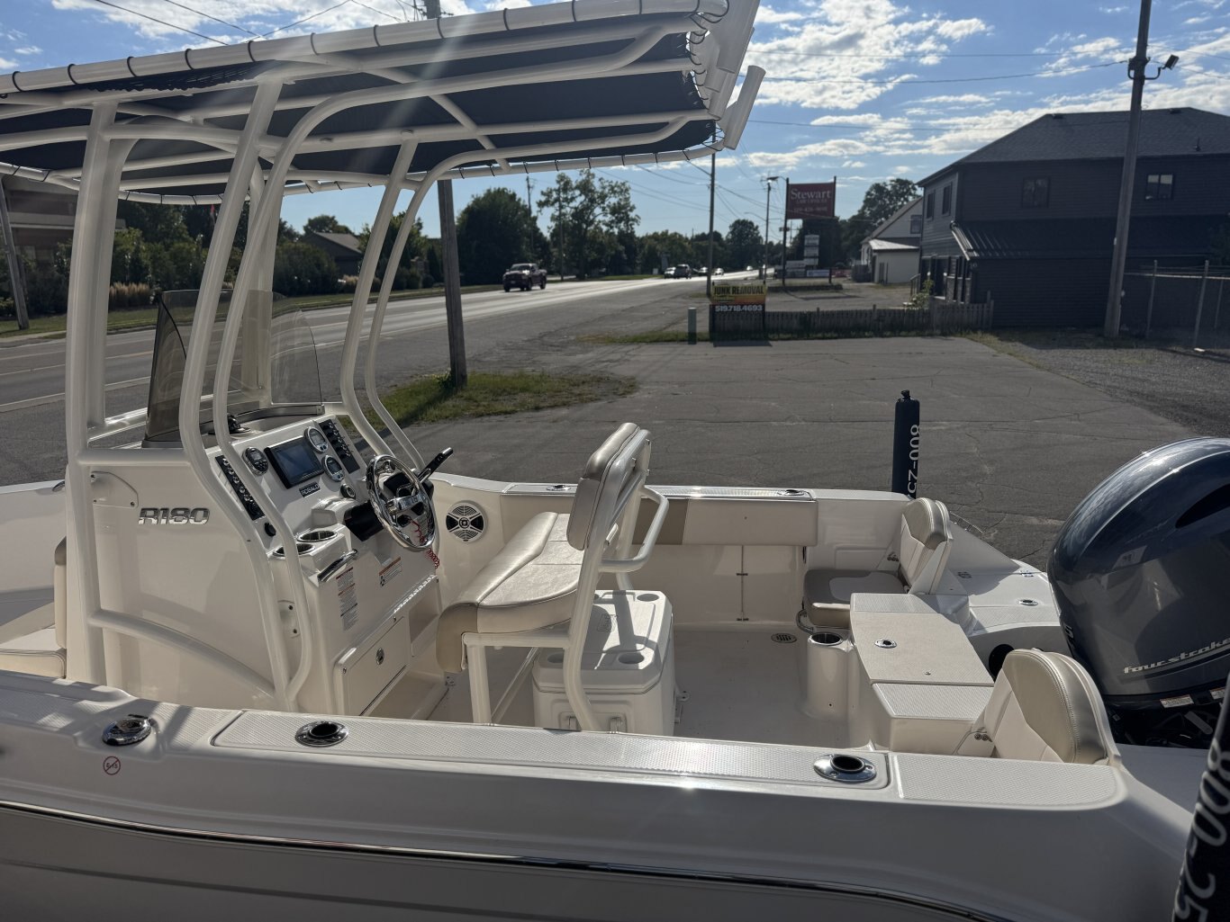 2017 Robalo R180 Center Console