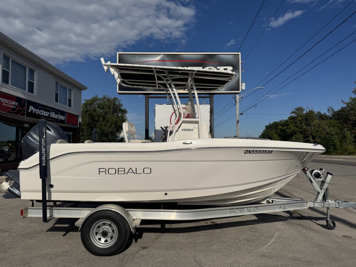 2017 Robalo R180 Center Console