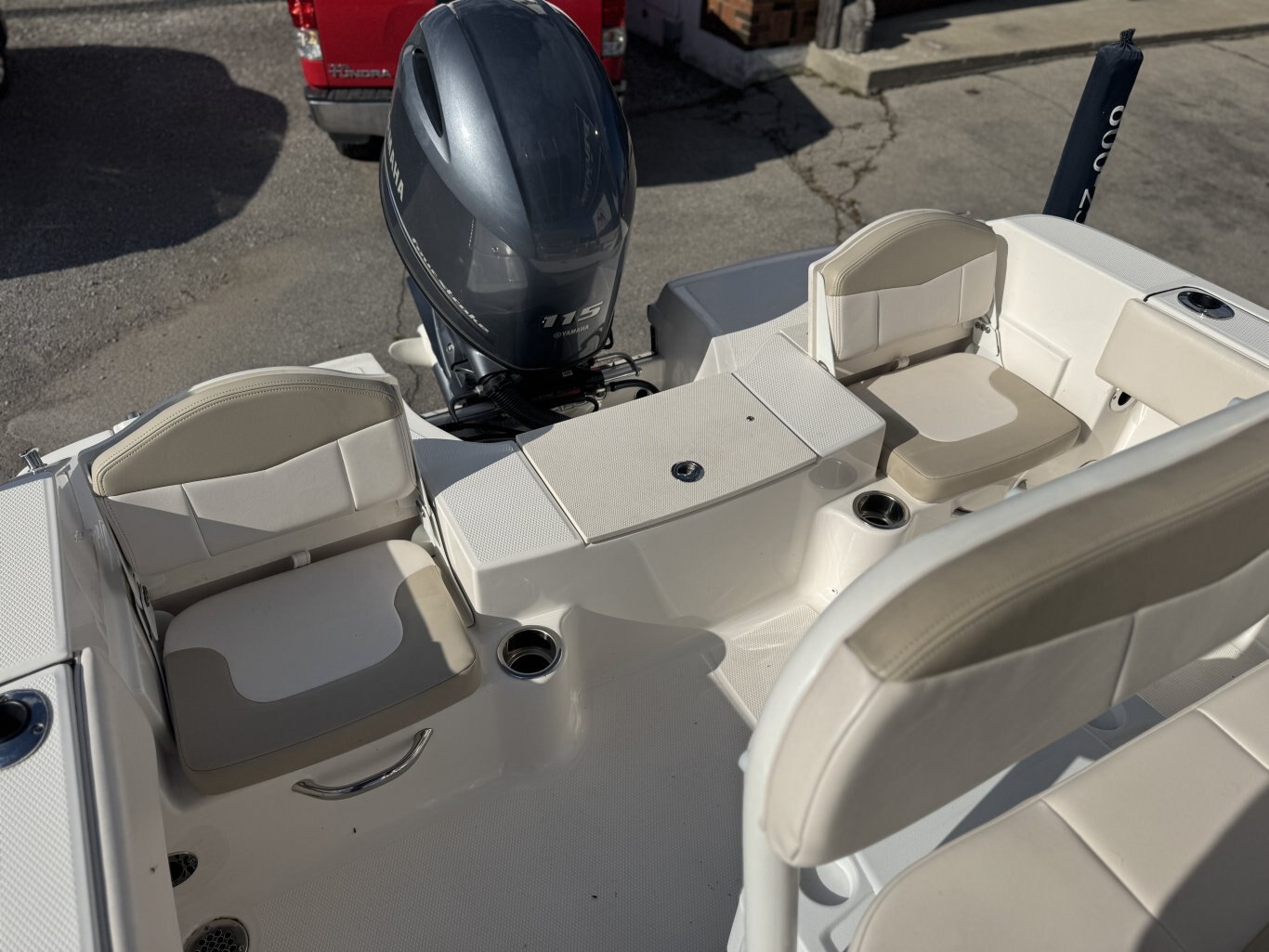 2017 Robalo R180 Center Console