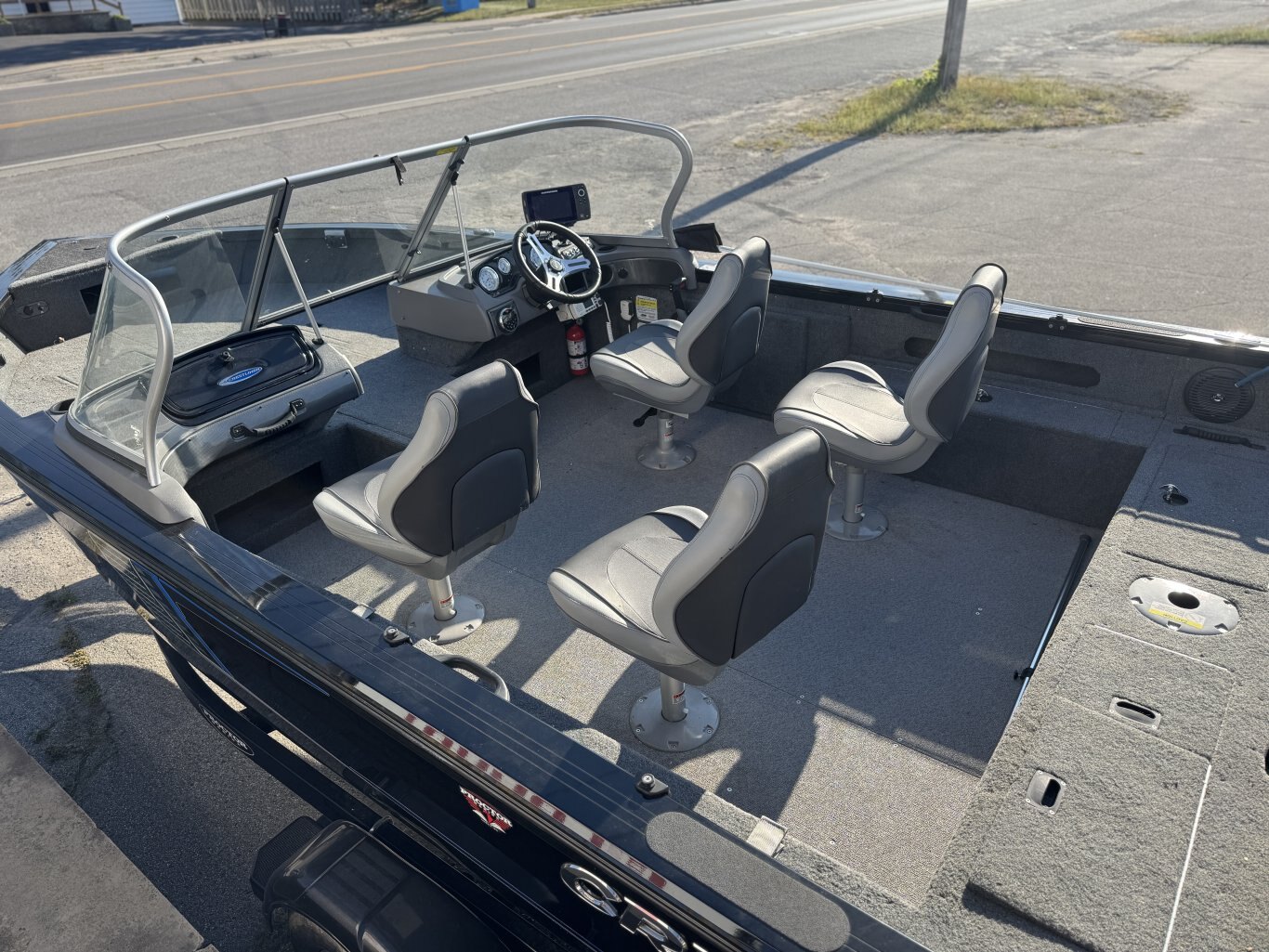 2017 Crestliner 1950 FishHawk Walk Through