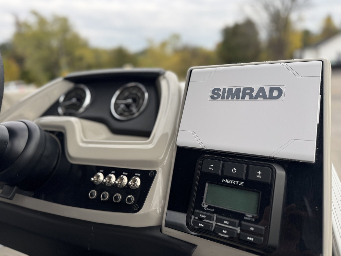 2023 Barletta Cabrio 20QC LOW HRS + NEW Trailer