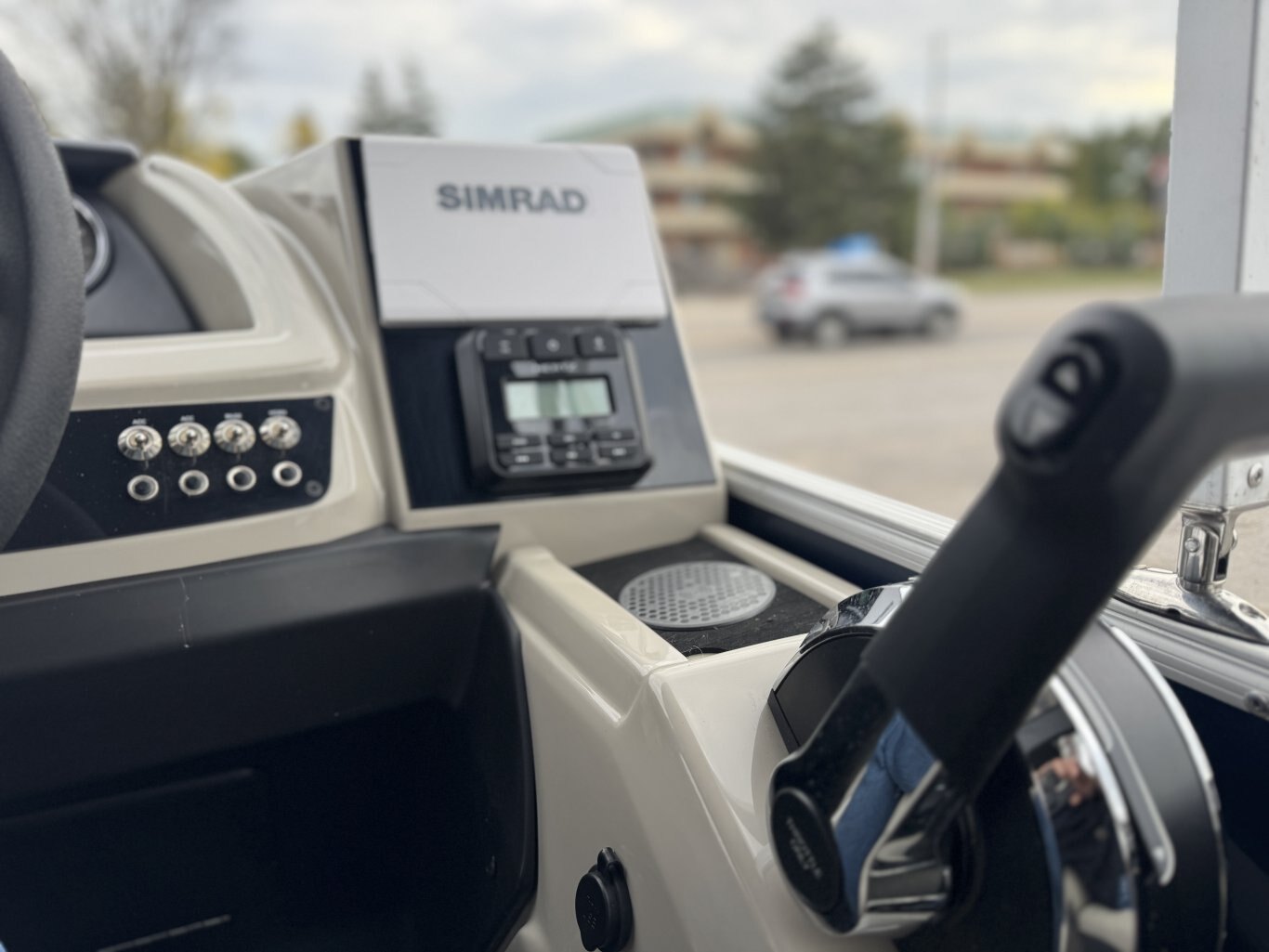 2023 Barletta Cabrio 20QC LOW HRS + NEW Trailer