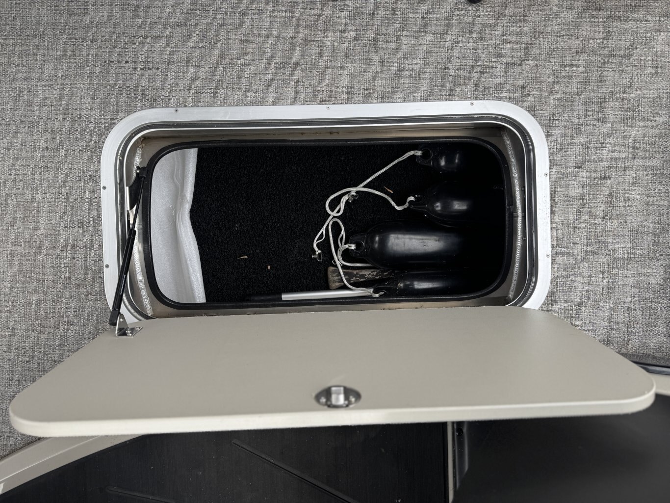 2023 Barletta Cabrio 20QC LOW HRS + NEW Trailer