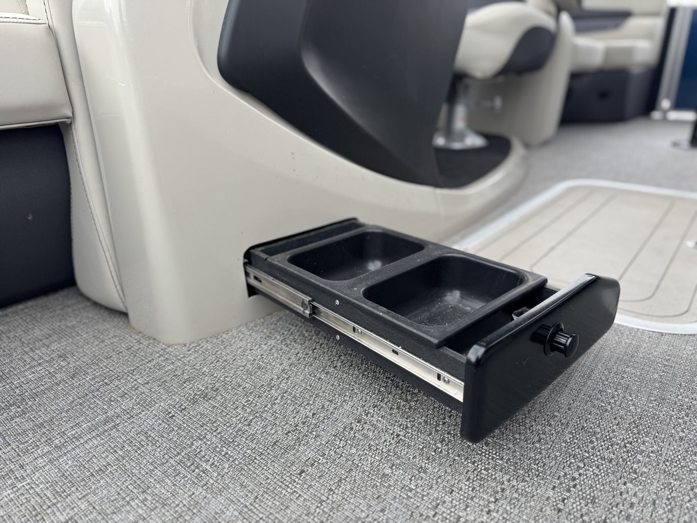 2023 Barletta Cabrio 20QC LOW HRS + NEW Trailer