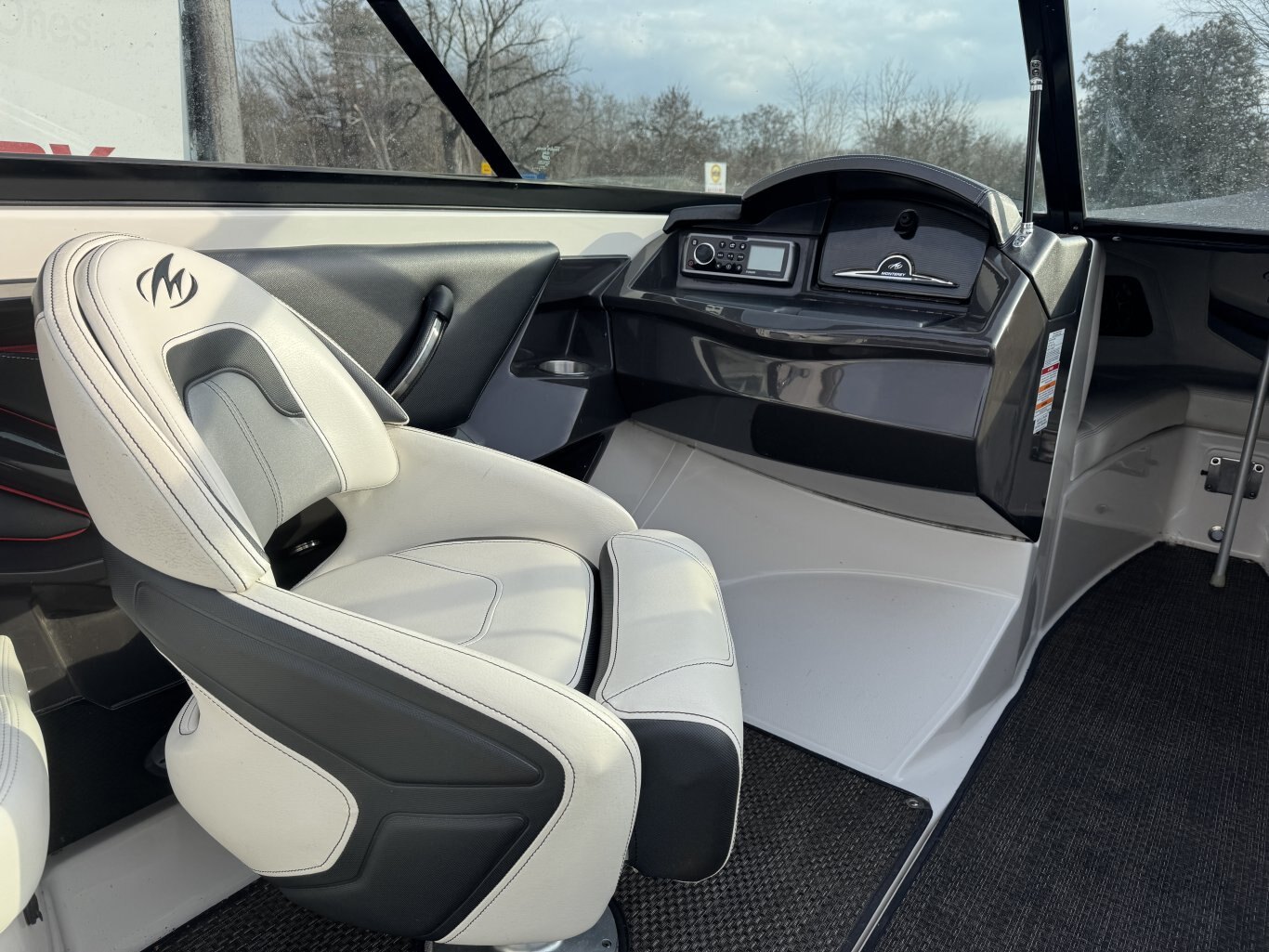 2014 Monterey 234 SS – Loaded, Excellent Condition, with Matching Trailer