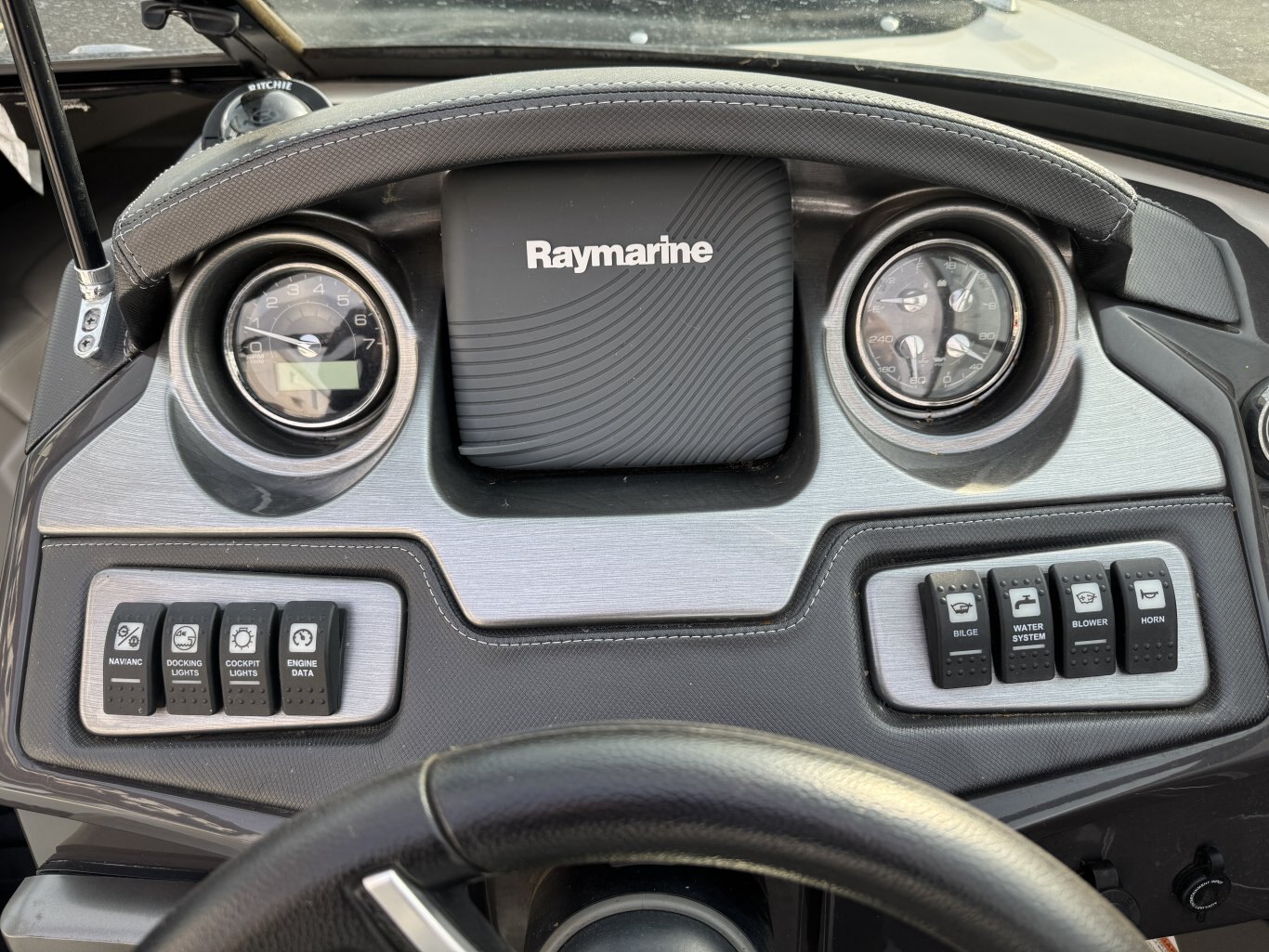 2014 Monterey 234 SS – Loaded, Excellent Condition, with Matching Trailer